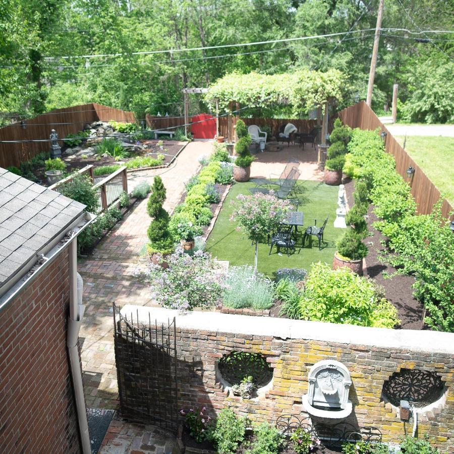 Grand Victorian Manor & Cottage Boonville Exterior photo
