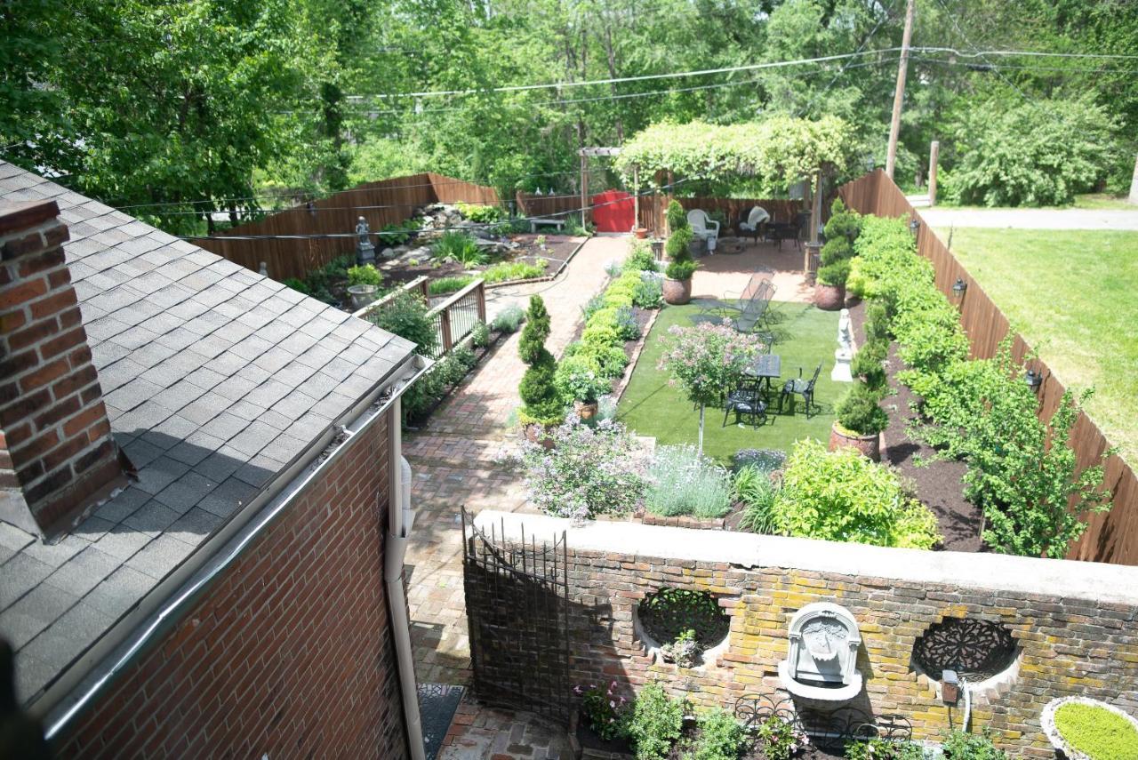 Grand Victorian Manor & Cottage Boonville Exterior photo